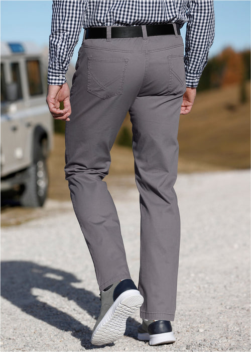 Klasične hlače v ravnem kroju