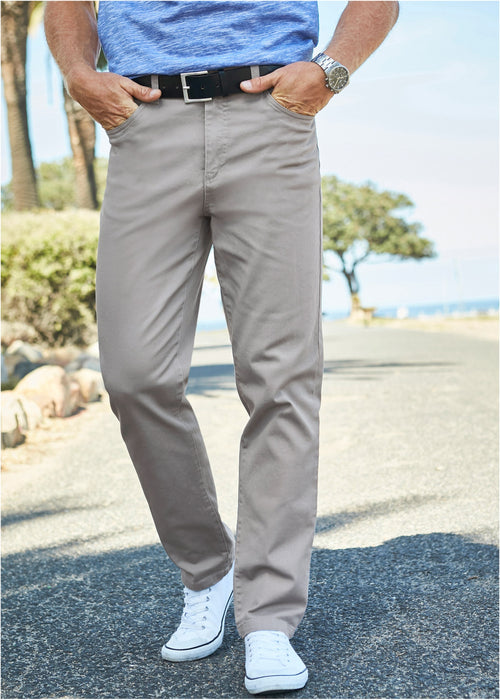 Klasične stretch hlače v ravnem kroju