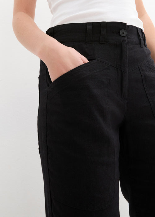 Platnene hlače z detajli žepov in gumbi na spodnjem robu