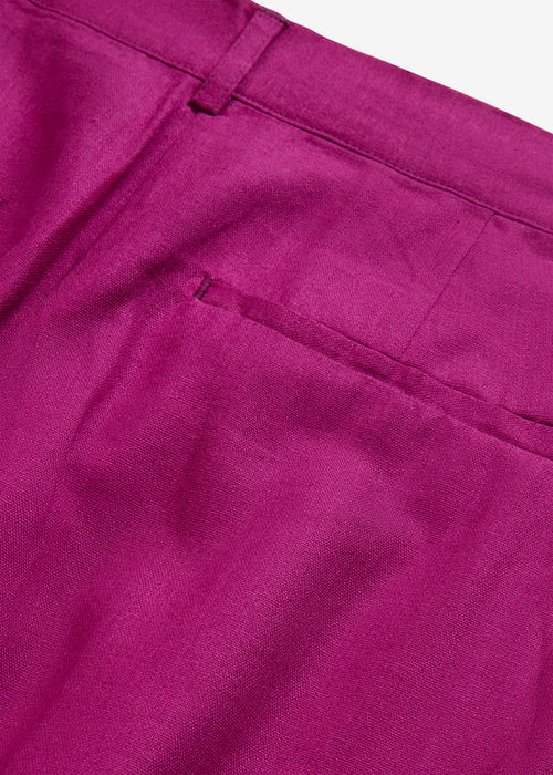 V pasu visoko krojene hlače z všitki v pasu iz platna