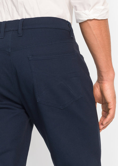 Klasične tople stretch hlače v ravnem kroju