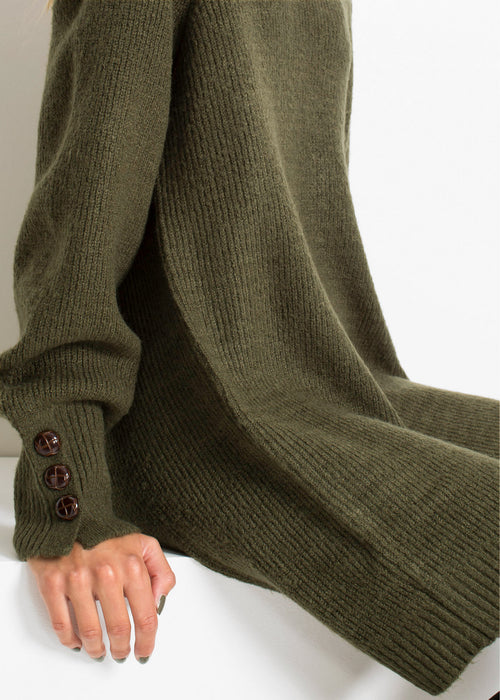 Dolg pulover z gumbi
