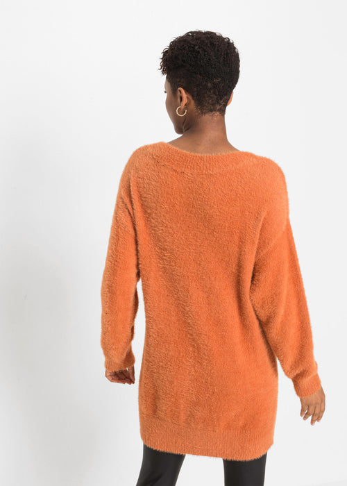 Ohlapen pleten pulover z mehkimi puhastimi vlakni