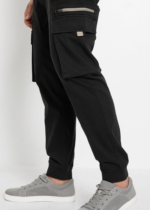 Stretch udobne hlače s cargo žepi v klasičnem kroju