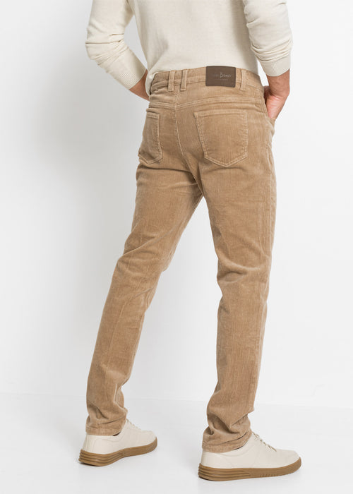 Klasične stretch hlače iz žameta v spodaj zoženem kroju