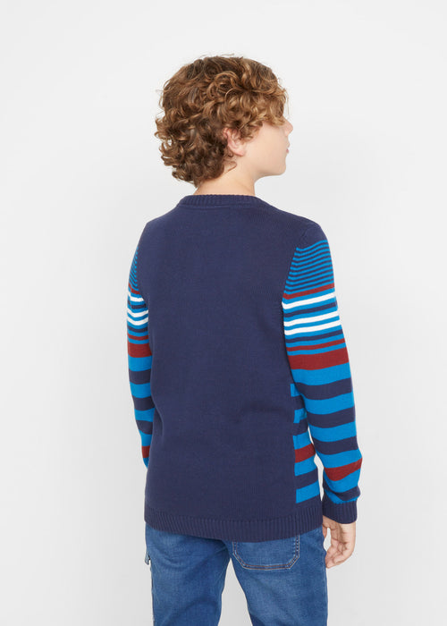 Fantovski pulover s črtami