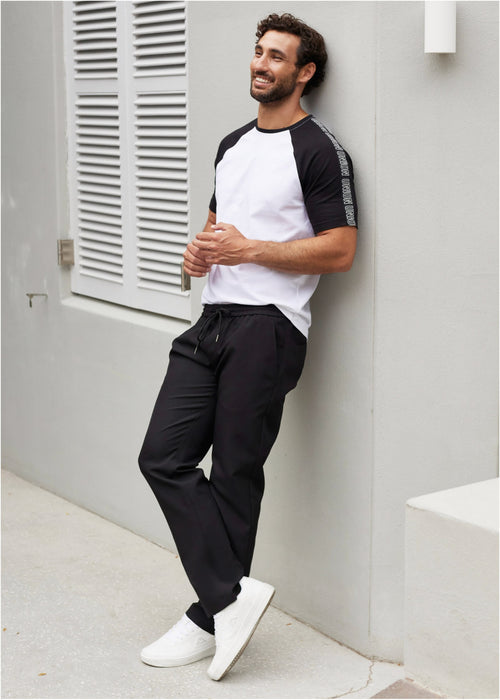 Udobne chino hlače brez zapenjanja iz recikliranega poliestra v ravnem kroju