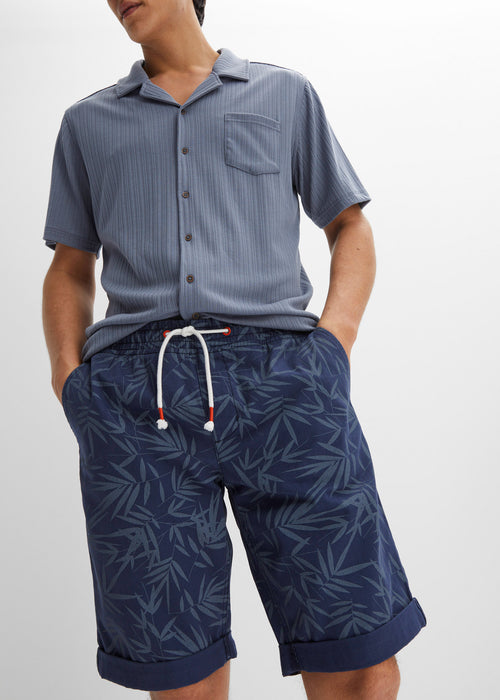 Bermuda hlače z vpeljano elastiko v pasu v klasičnem kroju