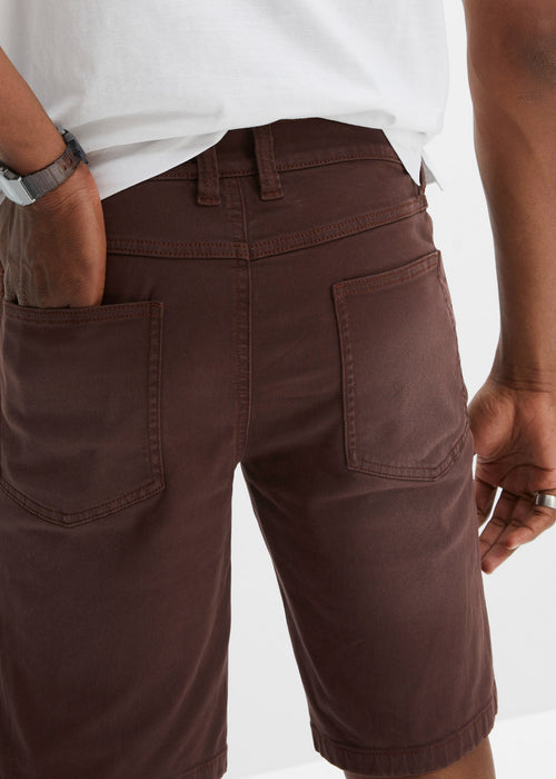 Barvne stretch bermuda hlače v klasičnem kroju