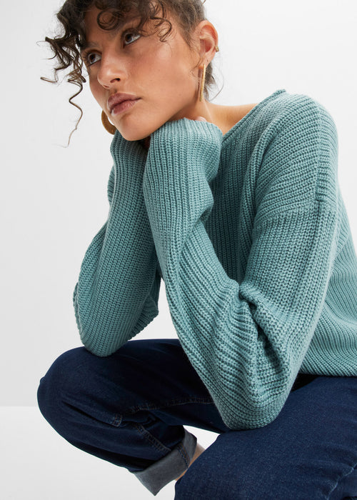 Pleten pulover v kratkem kroju