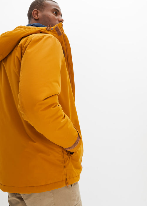 Zimska jakna v udobnem kroju z recikliranim poliestrom
