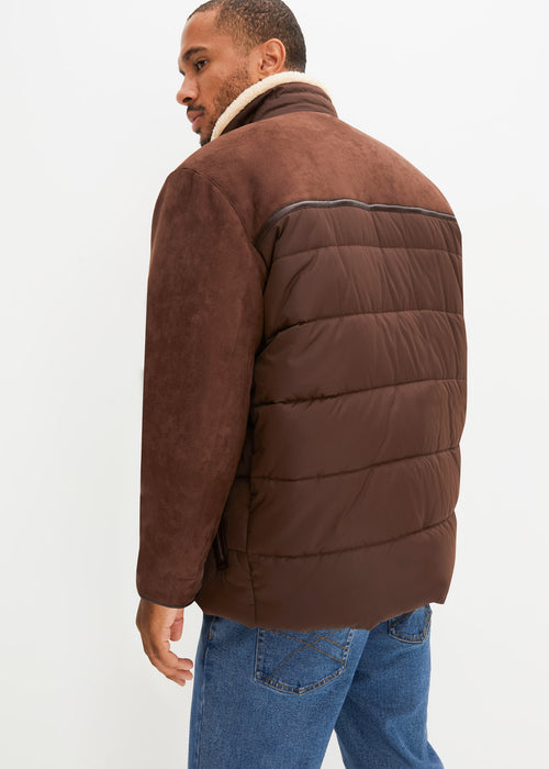 Zimska jakna iz različnih materialov z recikliranim poliestrom