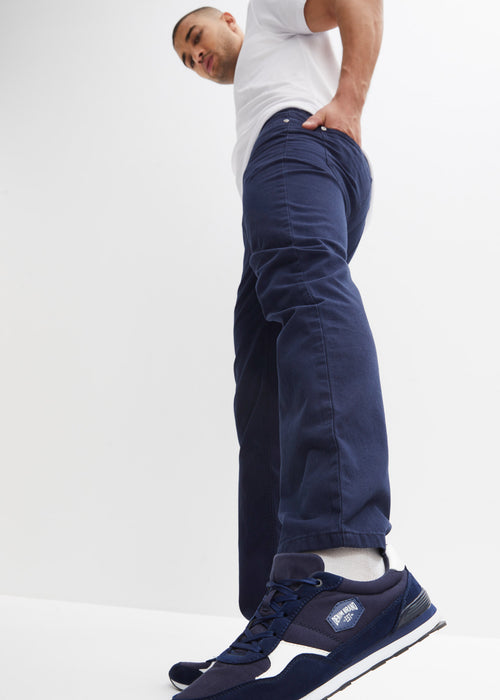 Klasične hlače brez zapenjanja v ravnem kroju